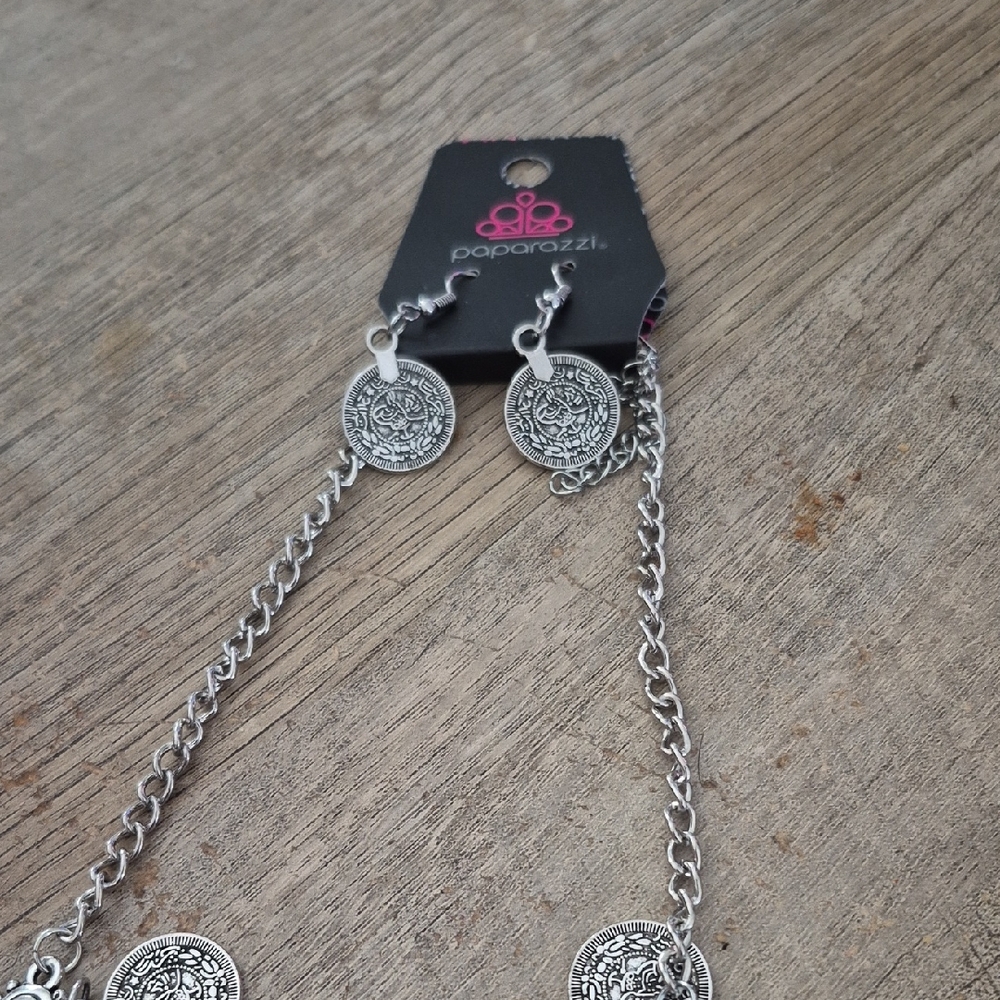 Paparazzi Silver Medallion Necklace Ethnic-Inspired